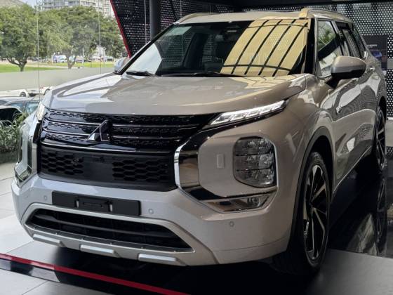 MITSUBISHI OUTLANDER 2.4 PHEV HPE-S S-AWC DHT